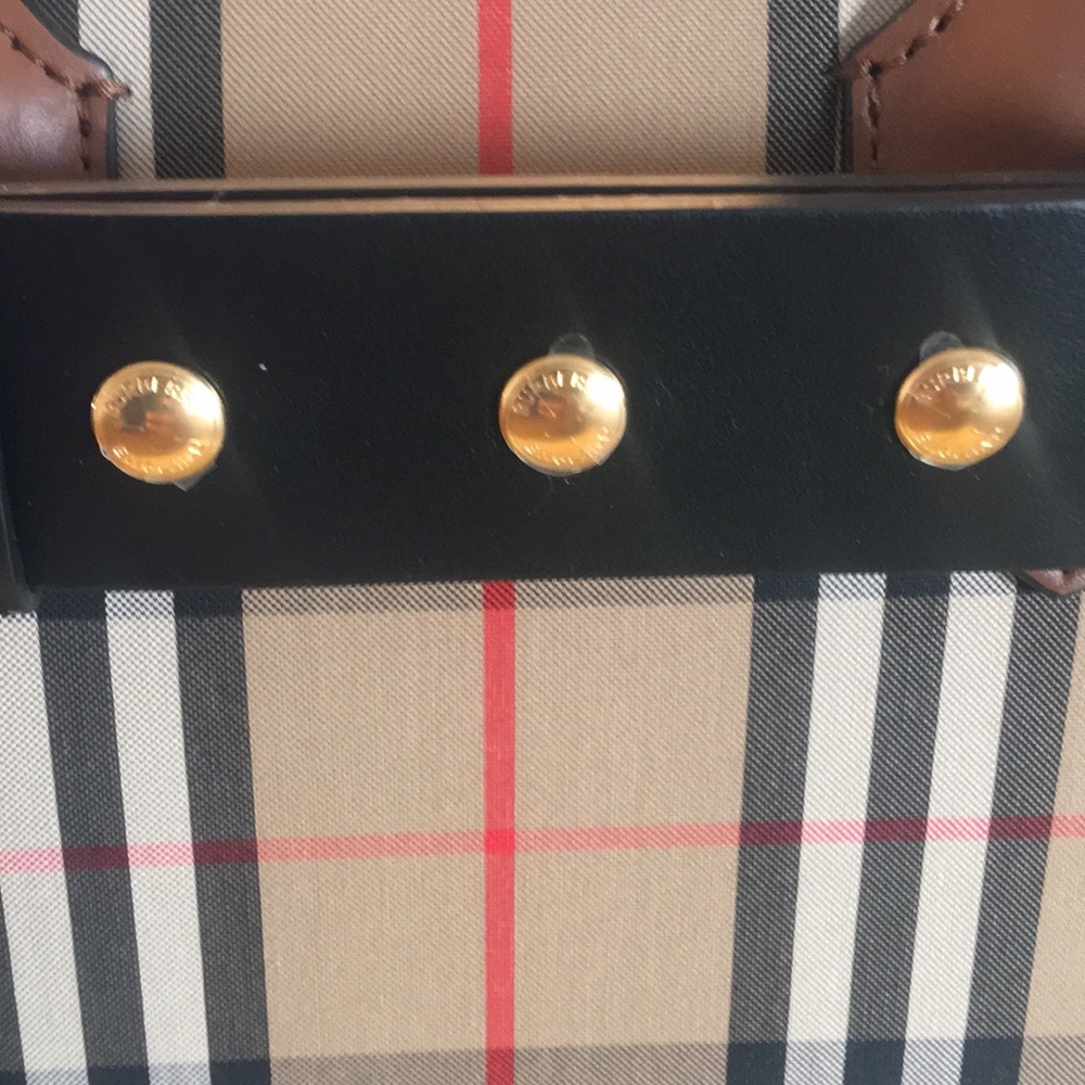 Sold out NWT Burberry Signature Print   Belt Bag - Picture 2 of 8